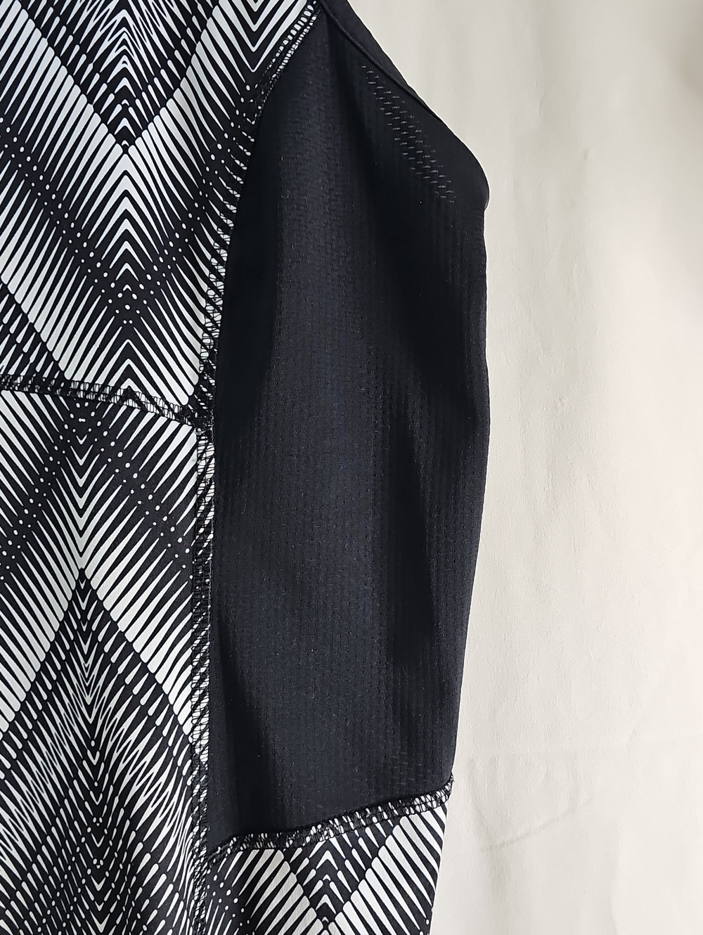tek gear Black & White Chevron V‑Neck Tank Top - Picture 3 of 5